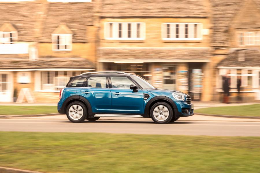  Mini Cooper D Countryman 2017 года  (UK) (фото 16 из 29)